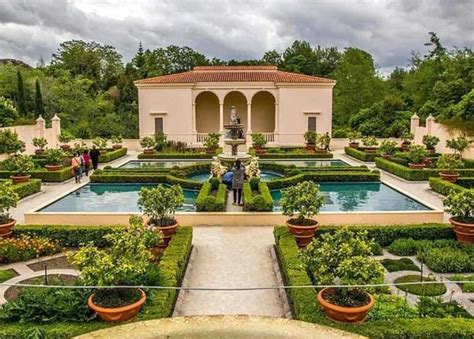  Paradise Found: An Introduction to Italian Garden Design - A Tapestry of Nature and Cultural Heritage